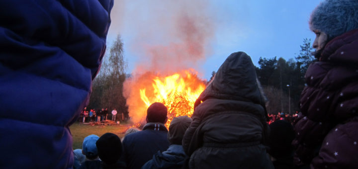 Valborgsfirande i Skarpnäck 2015 (foto: Bagisbloggen)